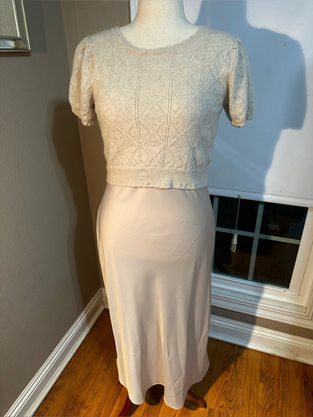 House of Harlow 1960 
Sz L  2 piece Cashmere sweater and dress